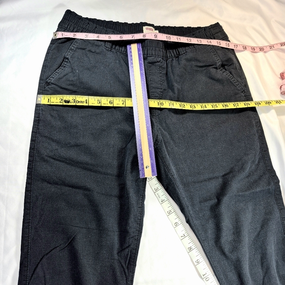 Levi's Women's Pull-up Jogger Pant Black. Size Medium - Picture 6 of 9